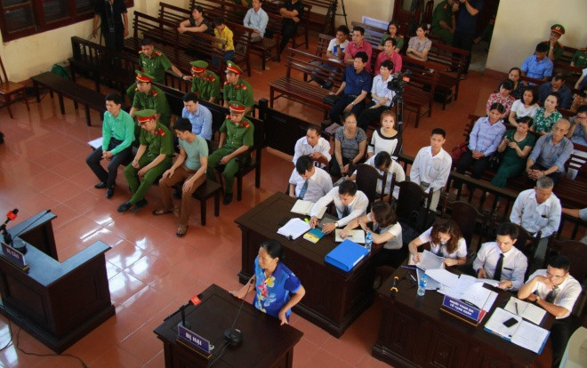 Người thân 9 bệnh nhân tử vong sau chạy thận đòi bồi thường thêm 148 triệu để mua đất xây mộ chung Ảnh 2