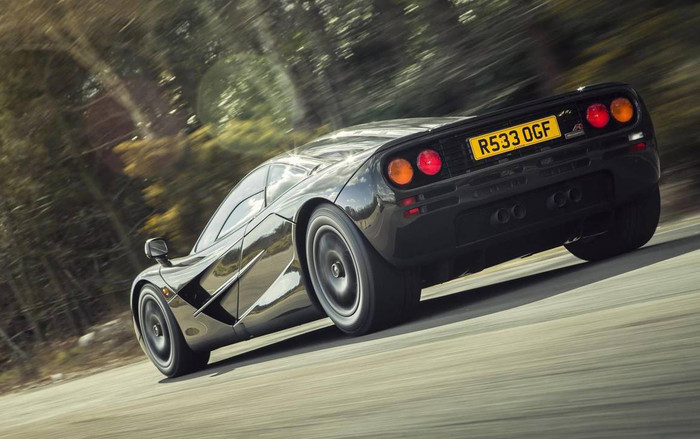 7 siêu xe có tốc độ khiến cả xe đua F1 cũng phải ngửi khói Ảnh 2