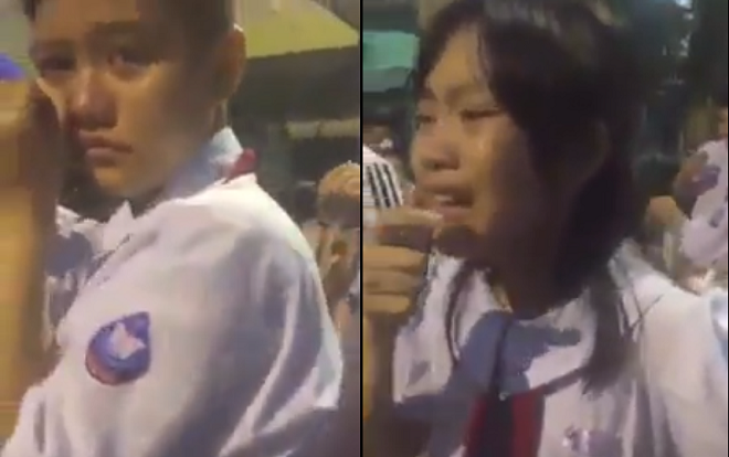 Học sinh lớp 5 vừa ôm nhau khóc nức nở trong lễ bế giảng vừa tự dỗ dành nhau 'nín đi mà' Ảnh 2