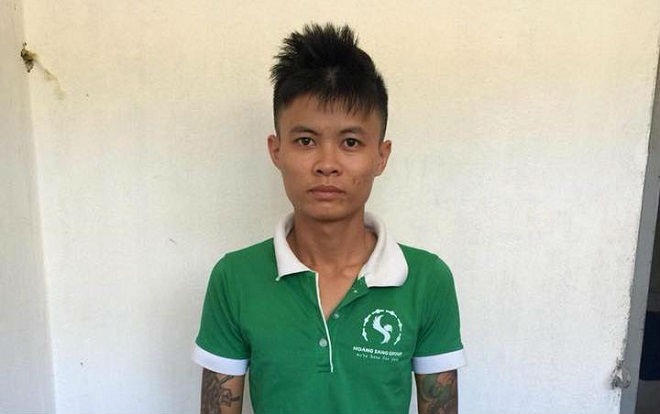 Vận động đối tượng phá cửa thông gió buồng giam để lẩn trốn ra đầu thú Ảnh 2