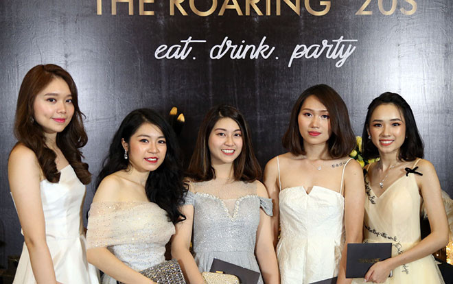 Dàn trai xinh gái đẹp của ngôi trường 'nhà giàu' ĐH RMIT khoe sắc trong buổi Prom mang đậm phong cách Mỹ Ảnh 2