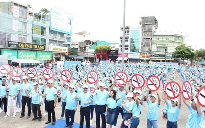 1.000 bạn trẻ đồng diễn truyền thông điệp ‘không hút thuốc lá' Ảnh 2