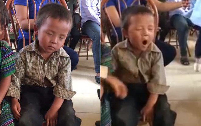 Giấc ngủ gật gù của em bé vùng cao trong buổi nhận quà từ thiện khiến dân mạng vừa thương vừa buồn cười Ảnh 2