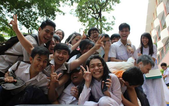 Thời cấp 3 của bạn có từng lầy lội thế này? Ảnh 2