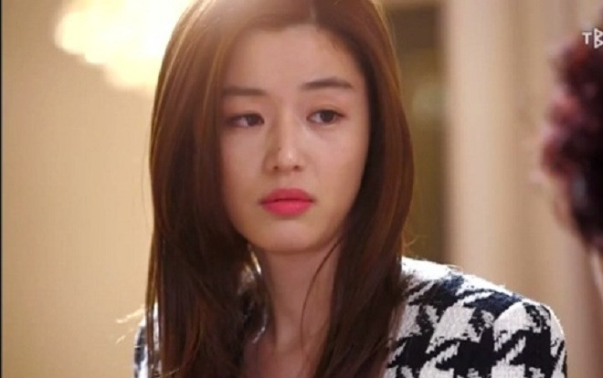 Cô gái số 'nhọ' tháng nào cũng ngã xe, mẻ đến 4 cái răng, khâu 3 mũi ở cằm Ảnh 2