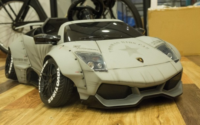 Siêu xe Lamborghini độ 'phiên bản nhí' dành cho trẻ em ngày 1/6 Ảnh 2