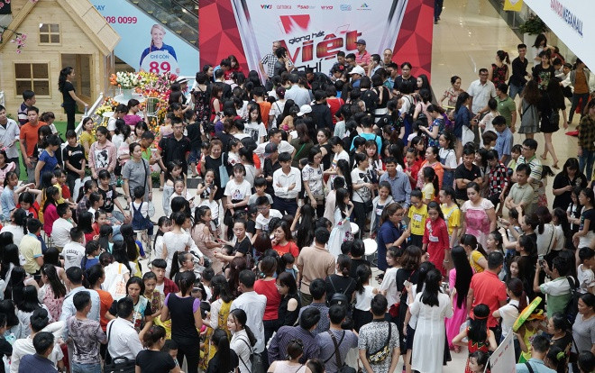 Thí sinh The Voice Kids 2018 đổ bộ chật kín trung tâm thương mại ngày casting đầu tiên tại Hà Nội Ảnh 2