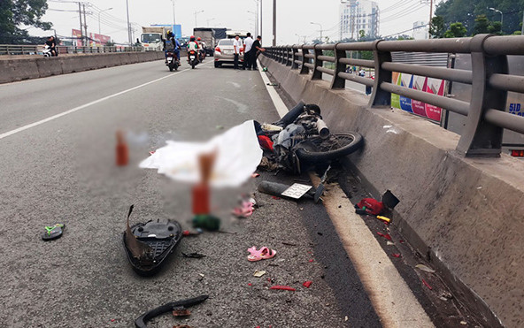 Bé gái 3 tuổi chết tức tưởi trên cầu vượt sau tai nạn thương tâm, nhiều người rơi lệ Ảnh 2