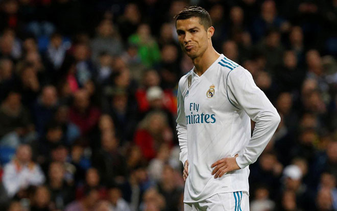 Ronaldo chia sẻ với đồng đội chuyện muốn rời Real Ảnh 2