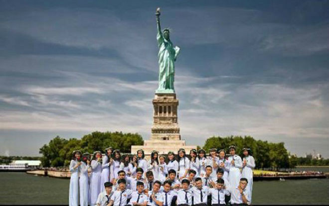 Muốn chụp ảnh kỷ yếu trên khắp thế giới nhưng không có tiền, teen Cần Thơ khiến dân mạng bật cười vì độ sáng tạo Ảnh 2