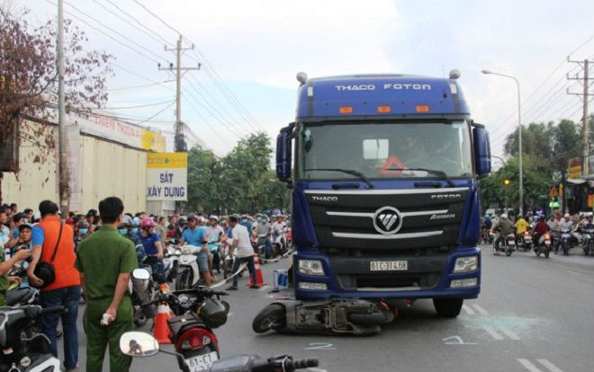 Vụ xe máy va chạm kinh hoàng với container: Thai nhi 7 tháng tuổi văng khỏi bụng mẹ đã tử vong Ảnh 2