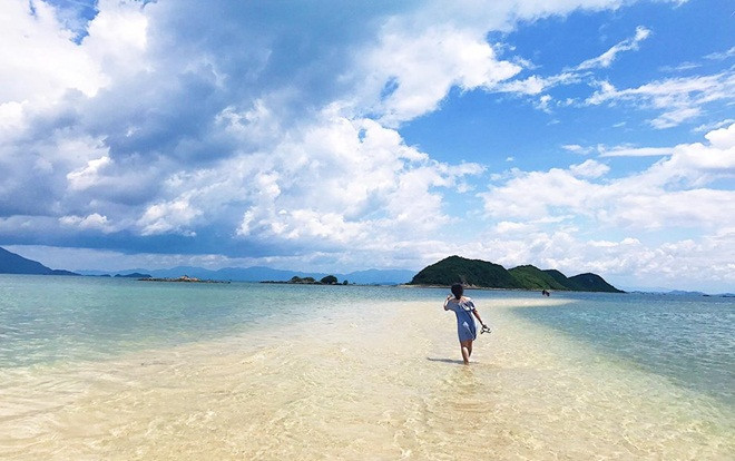 Hè đến Khánh Hòa trải nghiệm con đường xuyên biển đẹp nhất Việt Nam Ảnh 2