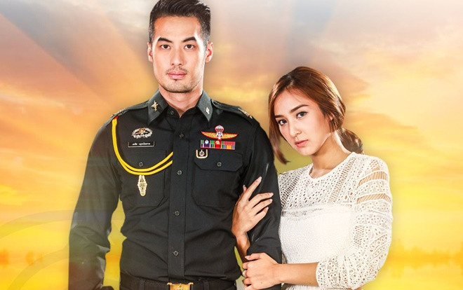 Hết chê ‘thô thiển’, phim mới của Boy Pakorn lại bị gọi là ‘Hậu duệ mặt trời’ bản Thái Ảnh 2