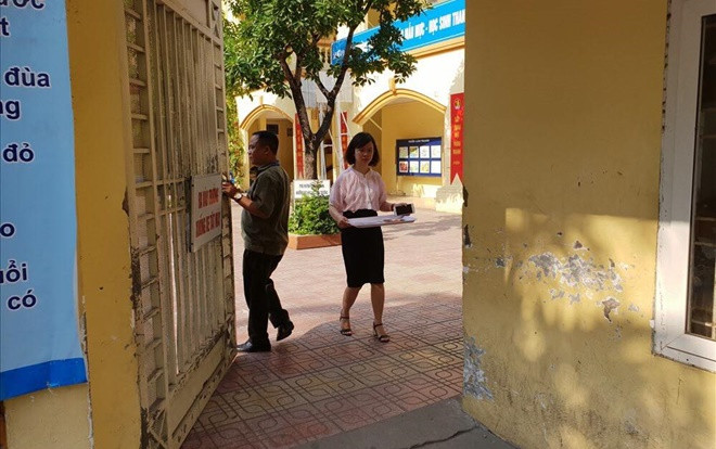 Người phụ nữ thản nhiên bê bát phở vào điểm thi: Sở Giáo dục và Đào tạo Hà Nội lên tiếng Ảnh 2