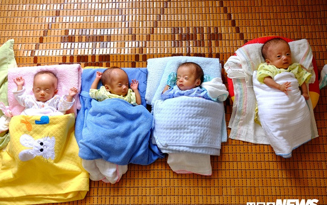 Sản phụ Nghệ An sinh 4: 'Tôi phải ngủ ngồi, cắt ngắn tóc, ăn đứng để tiết kiệm thời gian' Ảnh 2