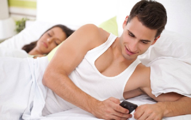 Thay vì đánh ghen ầm ĩ, người vợ đăng ảnh chồng lên mạng để hội chị em tránh trở thành 'nạn nhân' Ảnh 2