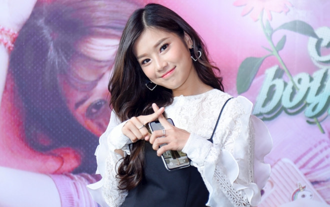 Hoàng Yến Chibi: Nguyên dàn 'Tháng năm rực rỡ' đều có mặt mà thiếu Đông Hồ thì buồn thật! Ảnh 2