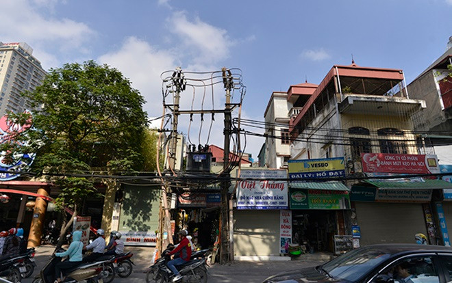 Ảnh: Mưu sinh cạnh những trạm biến áp 'tử thần' ở Hà Nội Ảnh 2