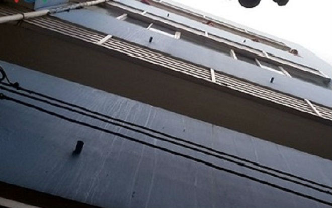 Người đàn ông nhảy từ tầng 3 bệnh viện tự tử Ảnh 2