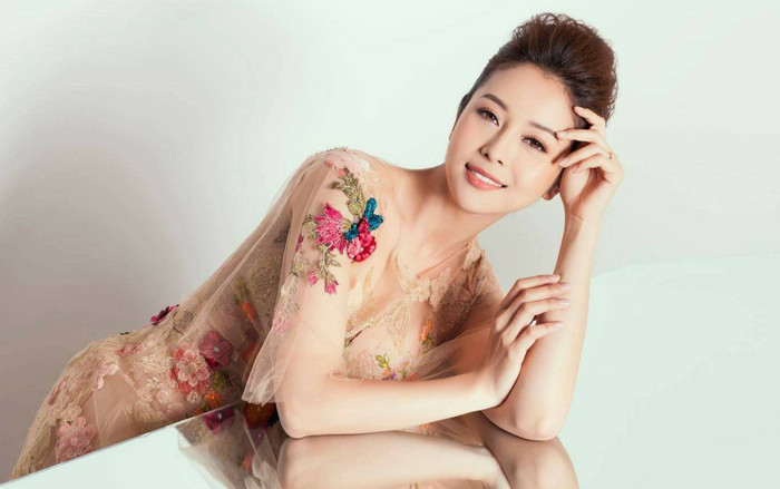 'Học lỏm' bí quyết trang điểm để sở hữu nhan sắc 'không tuổi' như hoa hậu Jennifer Phạm Ảnh 2