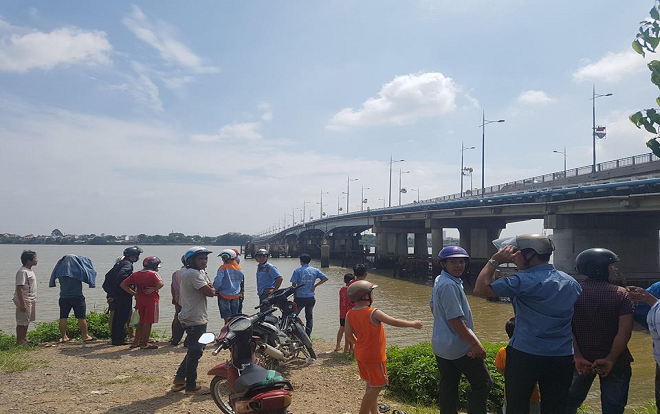 Cô giáo mầm non nhảy cầu tự tử để lại con nhỏ 6 tháng tuổi Ảnh 2