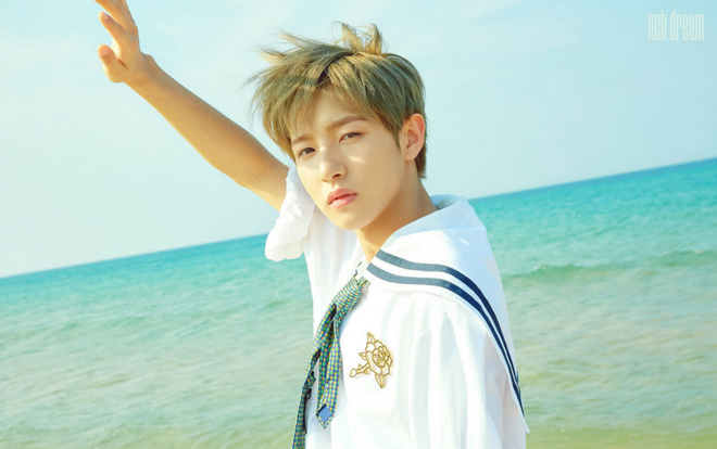 Renjun (NCT) đẹp lên chóng mặt sau khi niềng răng Ảnh 2