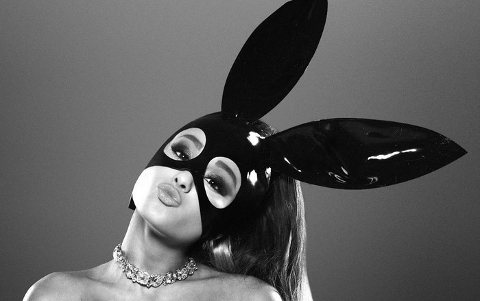 Dangerous Woman ‘nguy hiểm' như đúng cái tên của mình với tuần thứ 100 trên Billboard 200! Ảnh 2