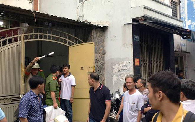 Gọi điện không được, vợ vội vàng về nhà thì phát hiện chồng và con trai đã tử vong với nhiều vết chém Ảnh 2