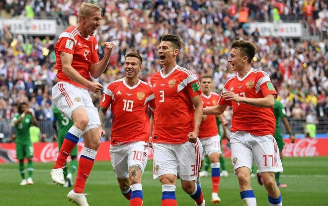 Bàn thắng đầu tiên của đội tuyển Nga tại World Cup 2018 gây nhiều tranh cãi Ảnh 2