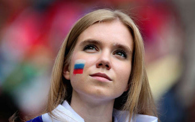 Cận cảnh dàn mỹ nhân Nga 'hâm nóng' khán đài World Cup 2018 Ảnh 2