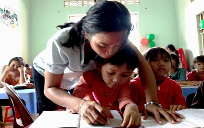 Lớp học miễn phí trên cao nguyên của cô giáo khuyết tật Ảnh 2