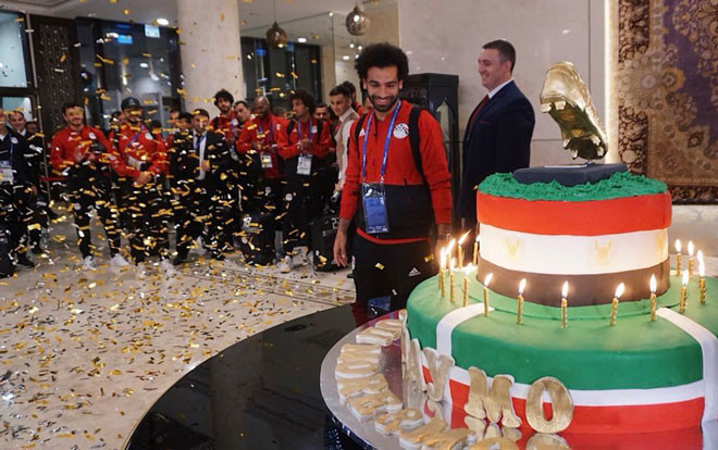 Salah bất ngờ được nhận quà sinh nhật siêu đặc biệt Ảnh 2