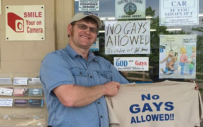 Chủ cửa hàng gây phẫn nộ vì thẳng thừng thông báo: 'Đồng tính không được chào đón ở đây' Ảnh 2
