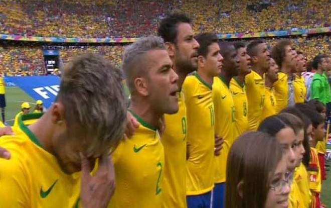 Vì sao cầu thủ khóc khi hát quốc ca tại World Cup thì đội nhà bại trận? Ảnh 2