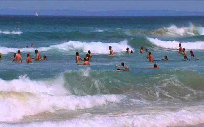 Cùng nhóm bạn đi tắm biển, 2 nam sinh bị sóng nhấn chìm tử vong thương tâm Ảnh 2