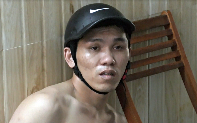 Bị cảnh sát nổ súng đột kích sào huyệt, “ông trùm” chuyên bỏ sỉ ma túy khóc nức nở Ảnh 2