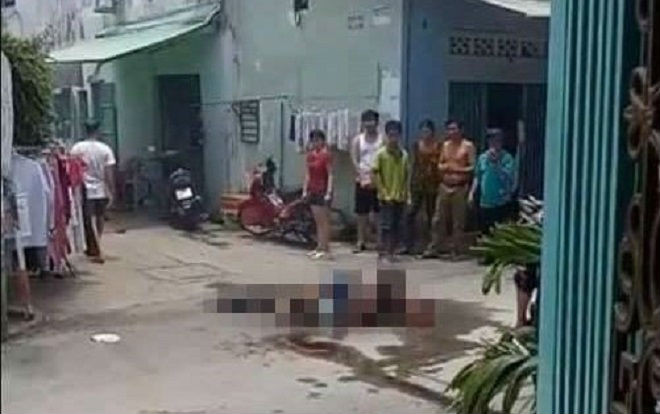 Chồng cầm dao chém nhiều nhát khiến vợ tử vong rồi bỏ trốn Ảnh 2