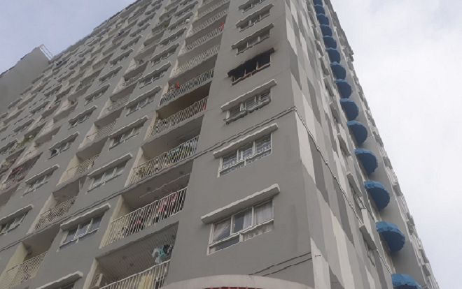 Cháy chung cư cao tầng, cư dân hốt hoảng tháo chạy Ảnh 2