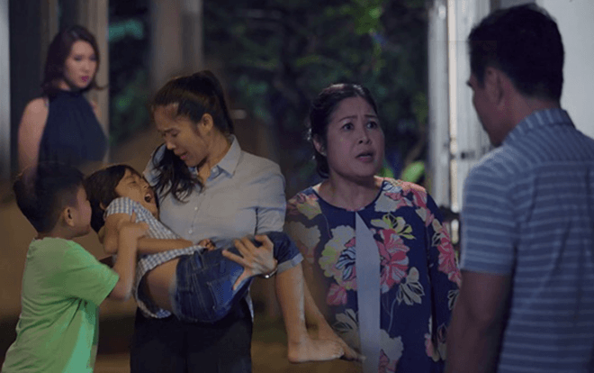 'Gạo nếp gạo tẻ': Lê Phương khóc nghẹn trong ngày tân gia, chồng cùng nhân tình vui vẻ Ảnh 2
