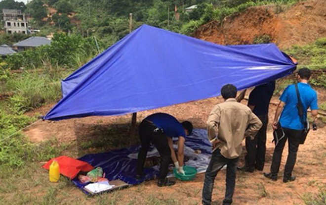 Hoảng hồn phát hiện thi thể đã phân huy chỉ còn trơ lại bộ xương Ảnh 2