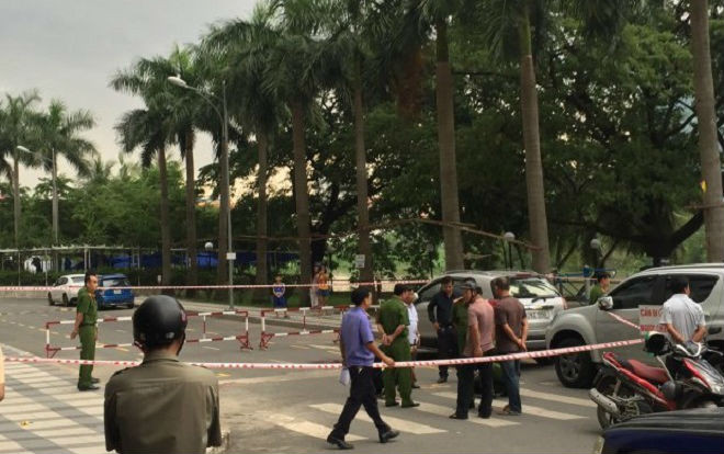 Vụ đâm chết 'tình địch' ở chung cư Homyland 2: Đối tượng kề dao vào cổ người yêu hét lên 'mấy nay mày đi đâu' Ảnh 2