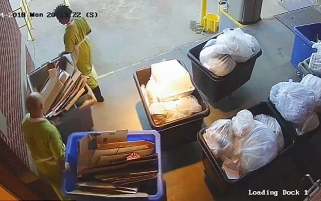 Đi đổ rác, hai tù nhân tẩu thoát ngoạn mục Ảnh 2