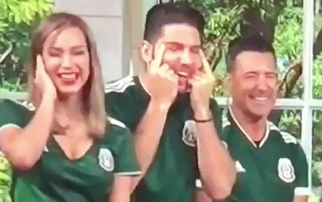 MC bị đình chỉ vì chế giễu 'mắt một mí' sau trận thắng của Hàn Quốc tại World Cup Ảnh 2