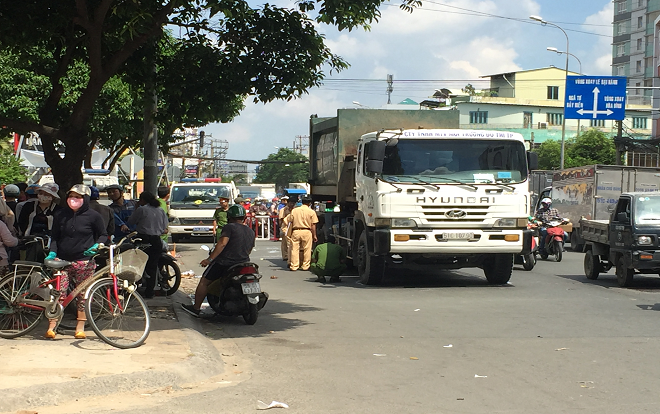 Xe rác chạy tốc độ cao tông chết người phụ nữ ở Sài Gòn Ảnh 2