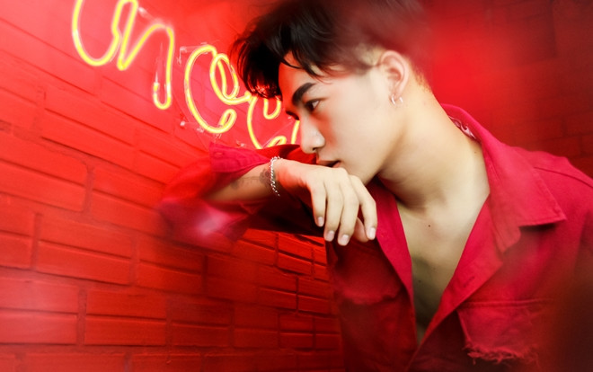 Ali Hoàng Dương đẹp tựa 'nam thần' trong bộ ảnh kỷ niệm một năm đăng quang Giọng hát Việt Ảnh 2