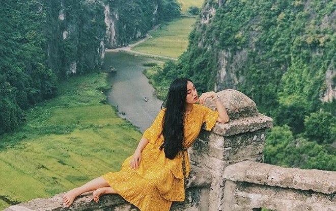 Đến Ninh Bình, 9x xinh đẹp khẳng định 'Việt Nam đẹp không thua đất nước nào' Ảnh 2