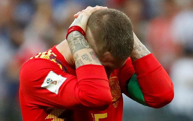 Bấm 'like' Salah về nước, Ramos nhận cái kết không thể nào cay đắng hơn Ảnh 2