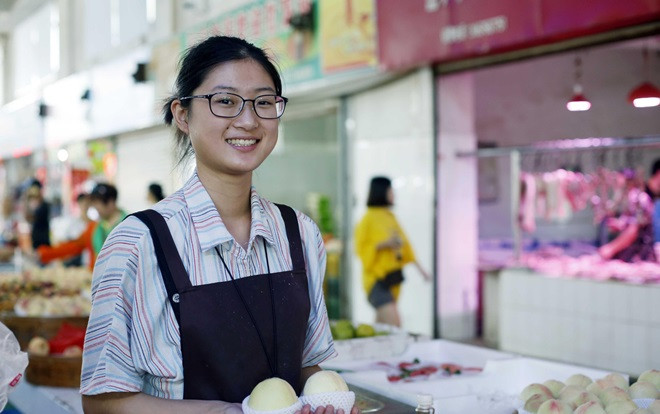 Vừa ôn thi đại học vừa bán trái cây ở chợ, cô bạn này kiếm hơn 100 triệu mỗi tháng khiến bao người ghen tỵ Ảnh 2