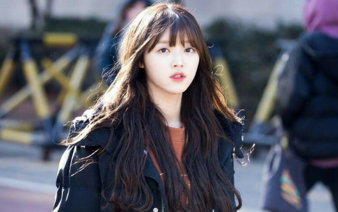 Học lỏm bí quyết vàng làm đẹp da giữa mùa hè nóng nực của YooA (Oh My Girl) Ảnh 2