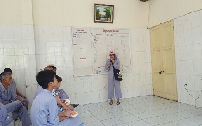 'Hot girl' Bella không cho ai động vào con ở trung tâm bảo trợ Ảnh 2